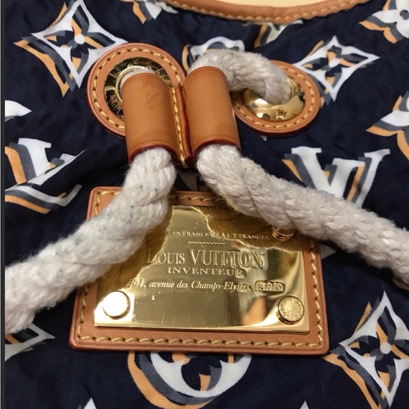 Louis Vuitton Bulles purse - Picture 8 of 8